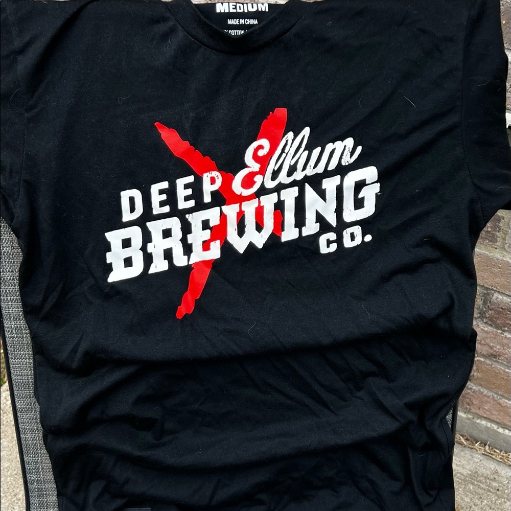 Deep Ellum brewing co. Black graphic tee M